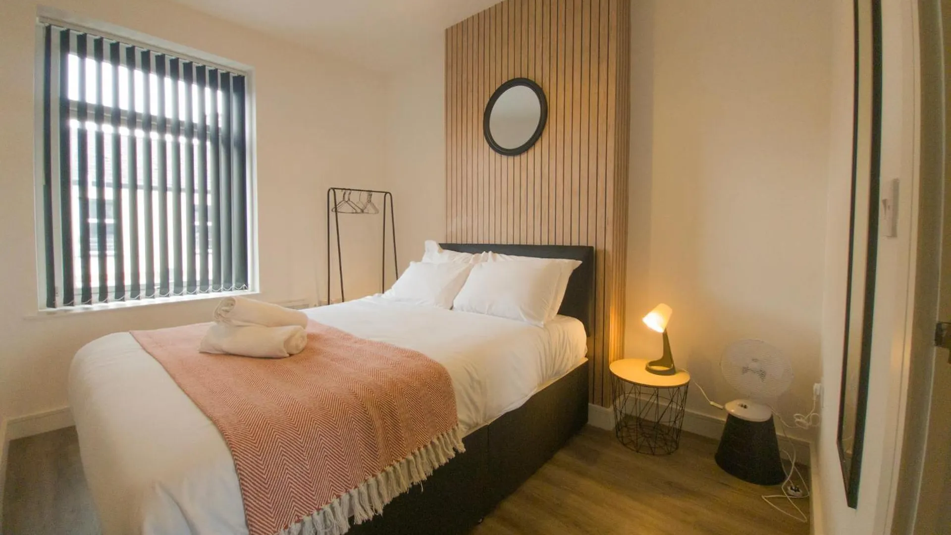 Daire Super Convenient Keyless Entry Two Bedroom Loft By Property Promise Cardiff
