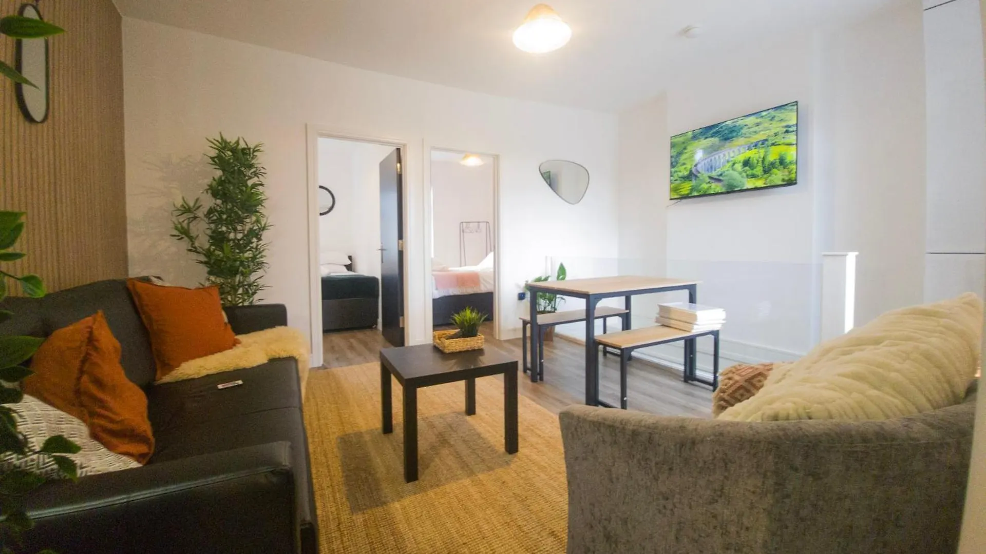 Super Convenient Keyless Entry Two Bedroom Loft By Property Promise Cardiff Apartment