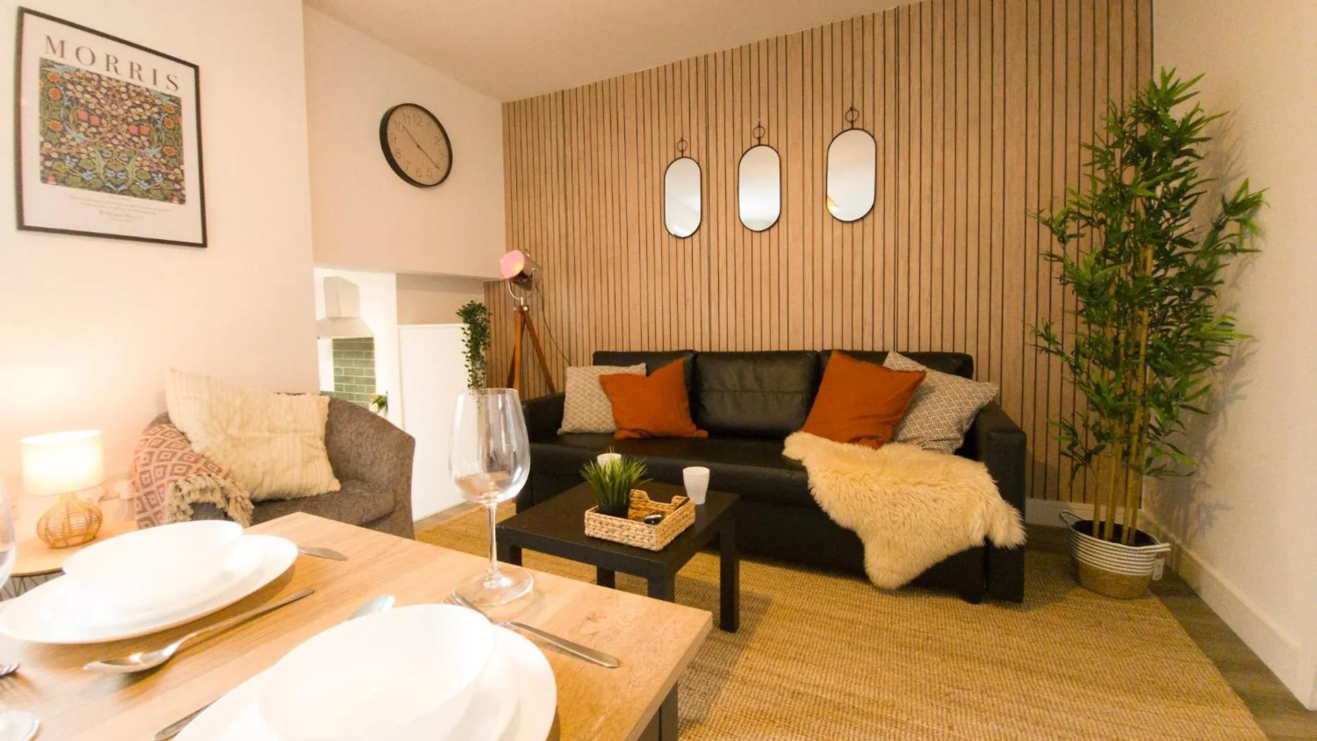 Super Convenient Keyless Entry Two Bedroom Loft By Property Promise Cardiff