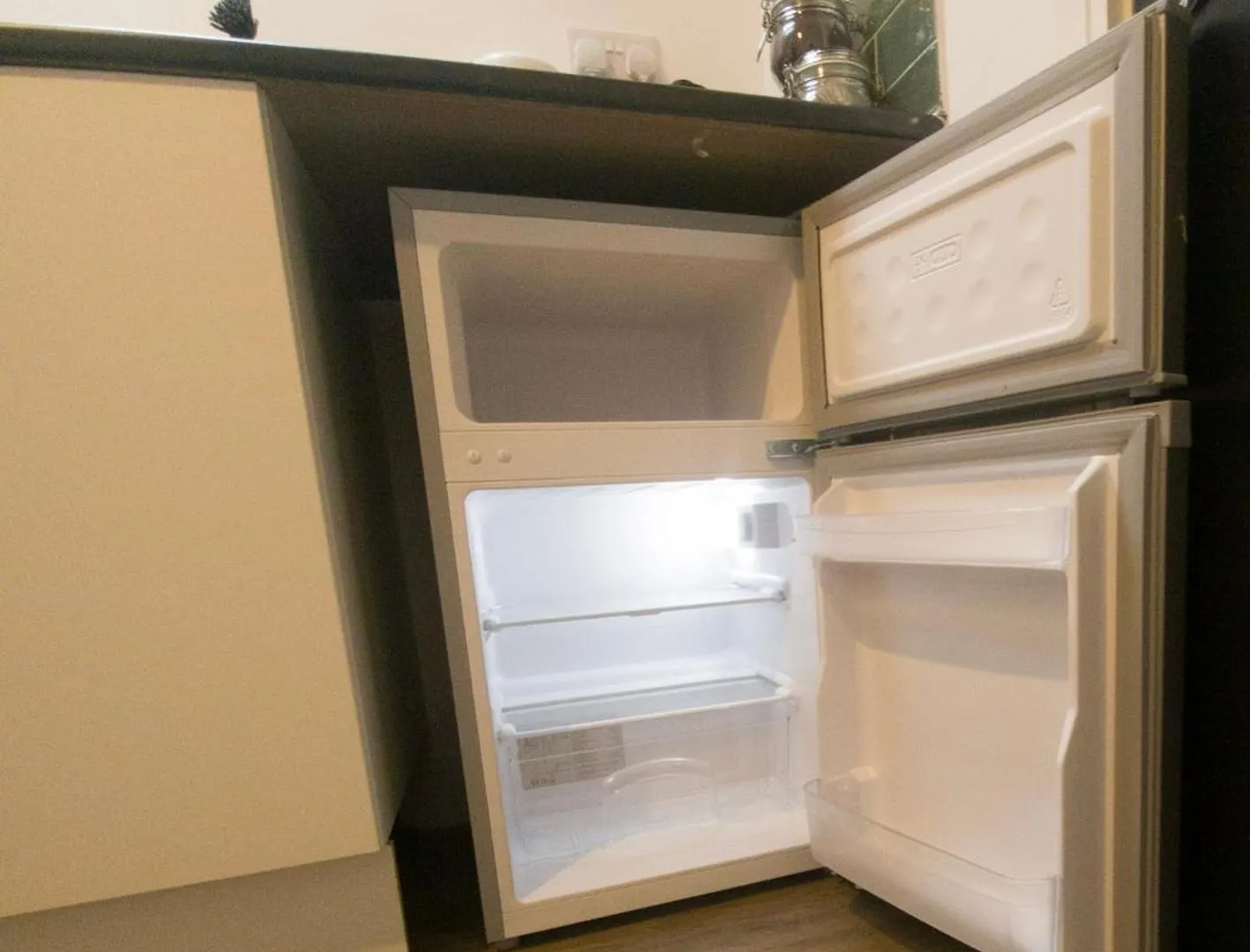 Super Convenient Keyless Entry Two Bedroom Loft By Property Promise Cardiff Apartment